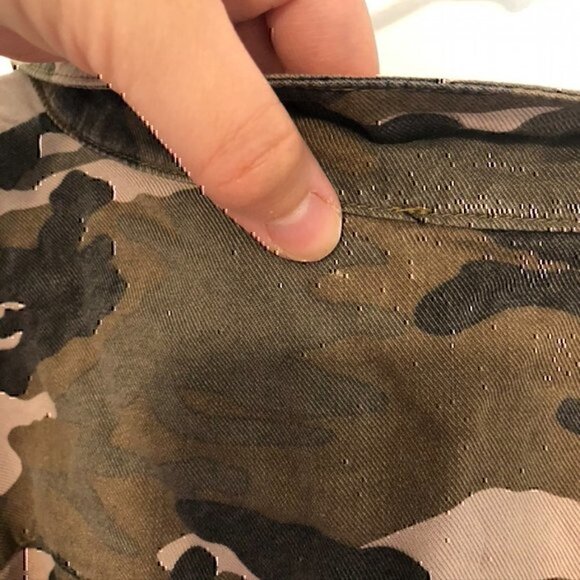 STORIA Brown Black Tan Camo Camouflage Short Sleeve Tie Button Down Crop Top M - Picture 11 of 12